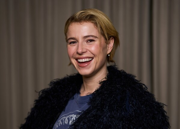 Maggie Gyllenhaal’s Shift to Directing Explained