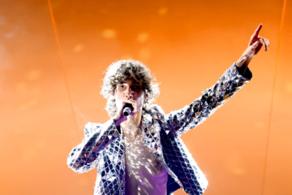 Sombr and Cranberries Reunite for Iconic Dublin Moment